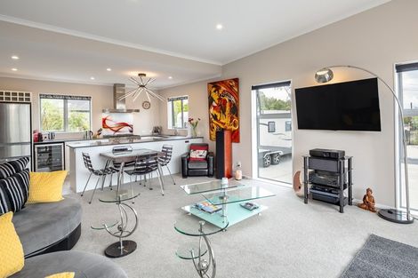 Photo of property in 15a Esther Street, Martinborough, 5711