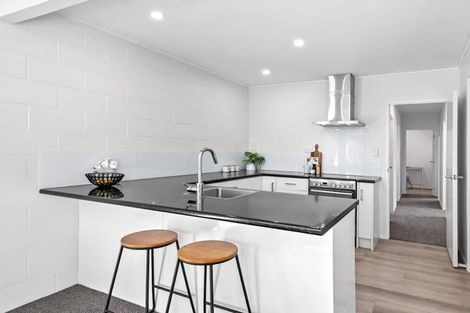Photo of property in 2/1001 High Street, Avalon, Lower Hutt, 5011