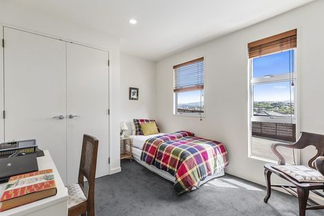 Photo of property in 123a Nevay Road, Miramar, Wellington, 6022