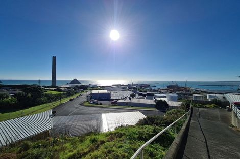 Photo of property in 2/31 Findlay Street, Moturoa, New Plymouth, 4310