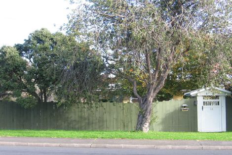 Photo of property in 2/18 Bleakhouse Road, Howick, Auckland, 2014