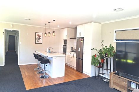 Photo of property in 22 Te Kaeaea Crescent, Wallaceville, Upper Hutt, 5018