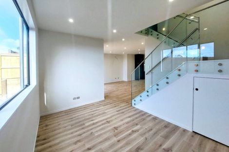 Photo of property in 345 East Coast Road, Mairangi Bay, Auckland, 0630