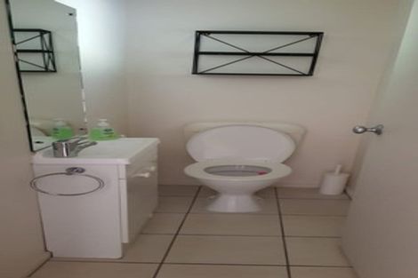 Photo of property in 4/3 Orwell Road, Greenhithe, Auckland, 0632