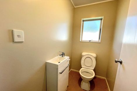 Photo of property in 16 Kamaka Road, Mangere Bridge, Auckland, 2022