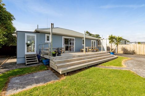 Photo of property in 122 South Road, Spotswood, New Plymouth, 4310