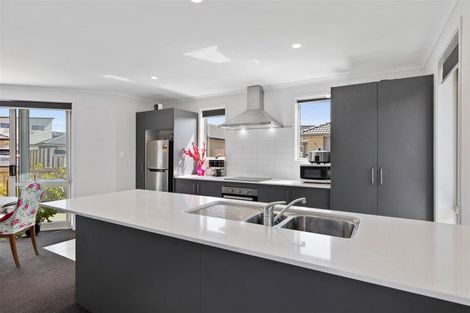 Photo of property in 2 Harakeke Way, Papamoa Beach, Te Puke, 3187