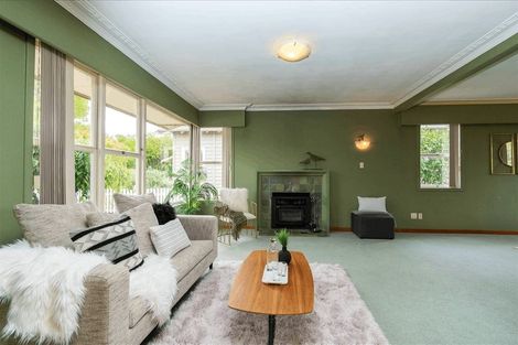 Photo of property in 6 Windsor Road, Maeroa, Hamilton, 3200