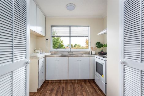 Photo of property in 6 Jenkins Avenue, Redwood, Christchurch, 8051