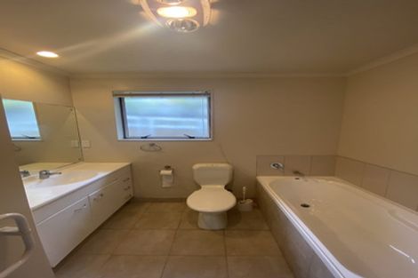 Photo of property in 4 Durbin Court, Greenhithe, Auckland, 0632