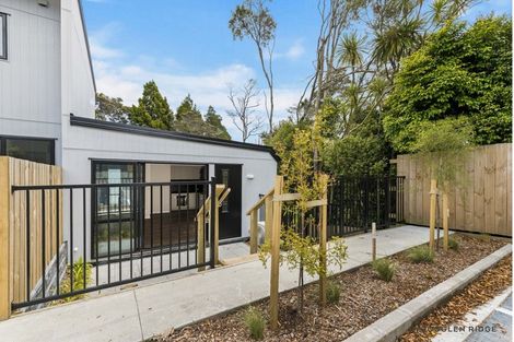 Photo of property in 38 Tokai Place, Glen Eden, 0602
