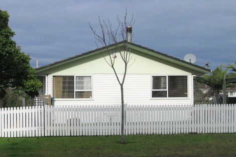 Photo of property in 40 Sunline Avenue, Massey, Auckland, 0614
