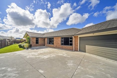 Photo of property in 22 Cleveland Heights, Kelvin Grove, Palmerston North, 4414