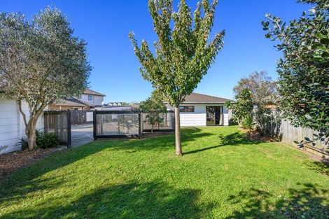 Photo of property in 53 Raglan Avenue, Cloverlea, Palmerston North, 4412