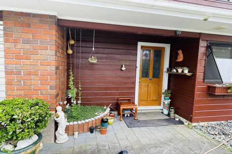 Photo of property in 1/89 Royal View Road, Te Atatu South, Auckland, 0610