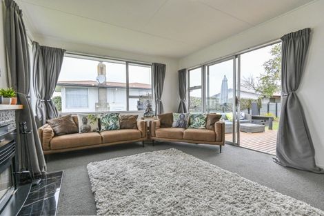 Photo of property in 35 Walton Way, Flaxmere, Hastings, 4120