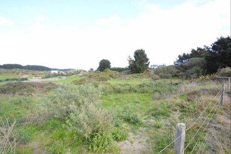 Photo of property in 6 Henham Lane, Waikawa Beach, Levin, 5573