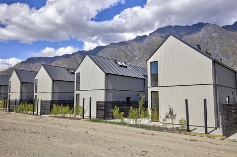 Photo of property in 45 Casterway Crescent, Jacks Point, 9371