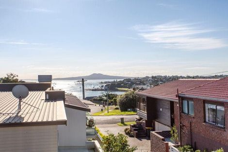 Photo of property in 2/14 Takutai Avenue, Bucklands Beach, Auckland, 2012