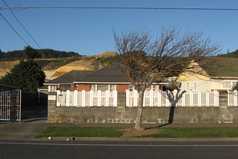 Photo of property in 207 Stokes Valley Road, Stokes Valley, Lower Hutt, 5019