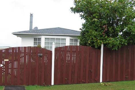 Photo of property in 21 Eyre Street, Henderson, Auckland, 0612