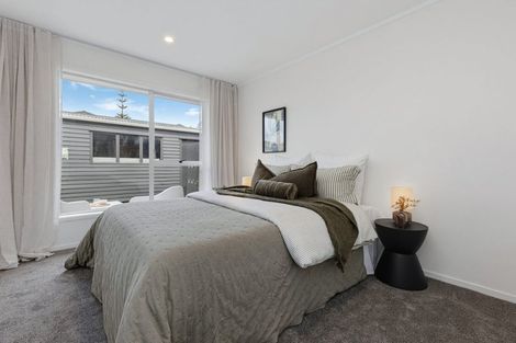 Photo of property in 2/33 Butterworth Drive, Glendene, Auckland, 0602