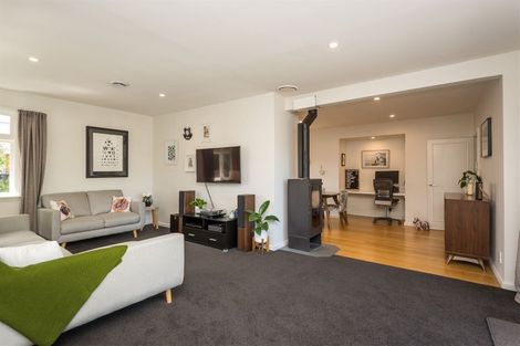 Photo of property in 98 Hamilton Avenue, Ilam, Christchurch, 8041