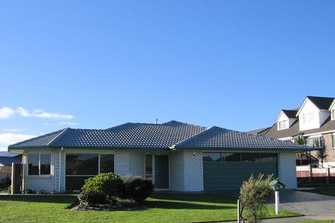 Photo of property in 3 Major Durie Place, Waikanae Beach, Waikanae, 5036