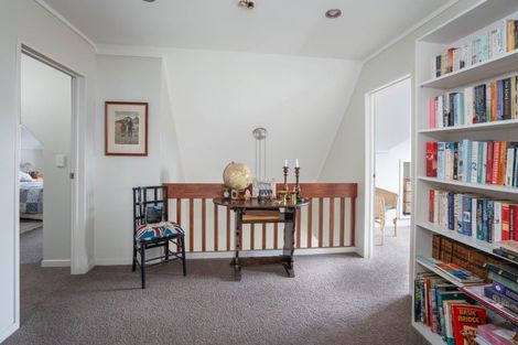 Photo of property in 2/12 Gradwell Place, Two Mile Bay, Taupo, 3330