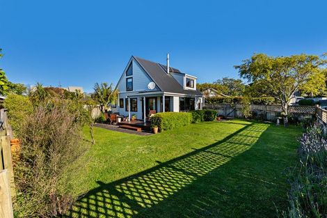 Photo of property in 5 Kaitake Place, Oakura, 4314