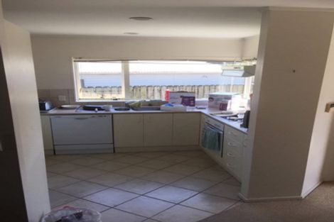 Photo of property in 20a Justin Place, Te Atatu Peninsula, Auckland, 0610