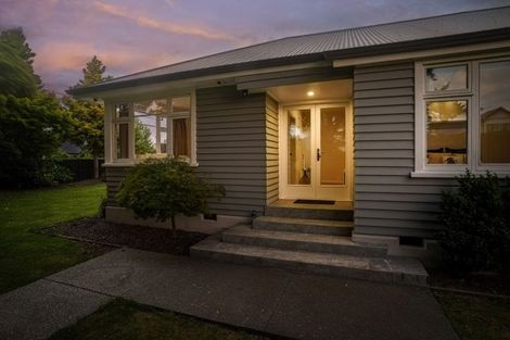 Photo of property in 98 Hamilton Avenue, Ilam, Christchurch, 8041