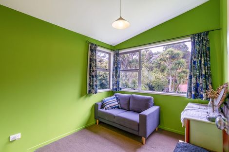 Photo of property in 8 Rimu Road, Oratia, Auckland, 0604