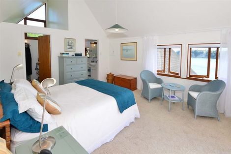 Photo of property in 67 Matakatia Parade, Matakatia, Whangaparaoa, 0930