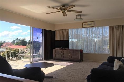 Photo of property in 14 Renwick Street, Papakura, 2110