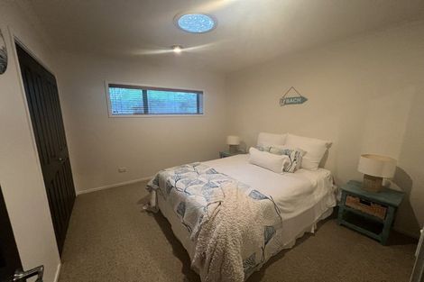 Photo of property in 65 Roberts Road, Matakatia, Whangaparaoa, 0930