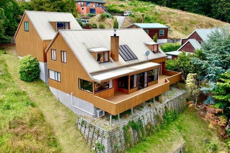 Photo of property in 128 Wynyard Crescent, Fernhill, Queenstown, 9300