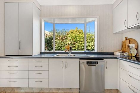 Photo of property in 221 Saint Leonards Avenue, Saint Leonards, Hastings, 4120