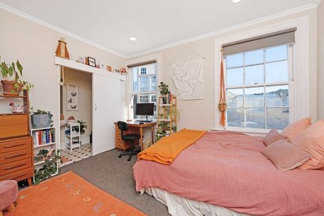 Photo of property in 11 Roxburgh Street, Mount Victoria, Wellington, 6011