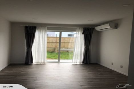 Photo of property in 10 Tararua Street, Massey, Auckland, 0614