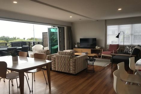 Photo of property in 93 Wade River Road, Stanmore Bay, Whangaparaoa, 0932