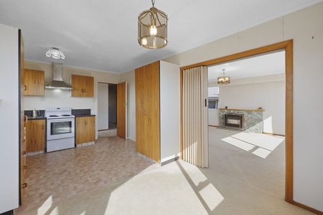 Photo of property in 11 Cumberland Street, Merrilands, New Plymouth, 4312