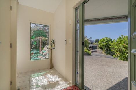 Photo of property in 2 Tirinui Crescent, Tairua, 3508