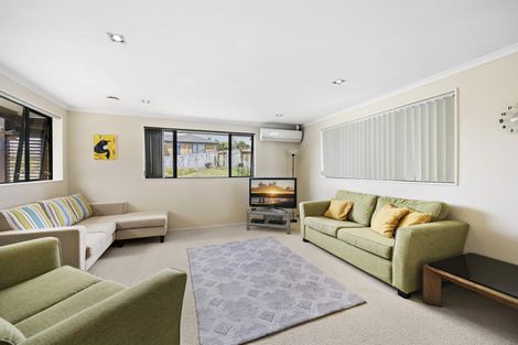 Photo of property in 21 Cartmel Avenue, Massey, Auckland, 0614