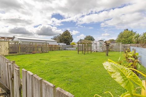 Photo of property in 17 Robert Street, Marton, 4710