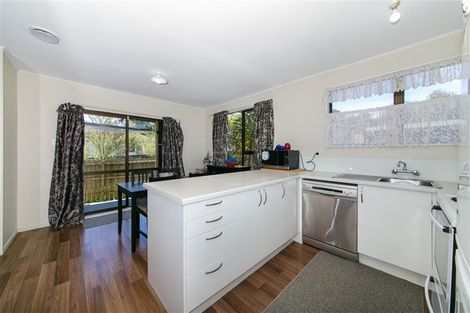 Photo of property in 20 Borich Road, Sunnyvale, Auckland, 0612