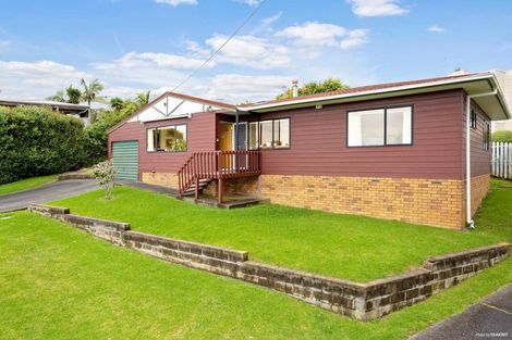 Photo of property in 2/2 Aorangi Place, Birkenhead, Auckland, 0626