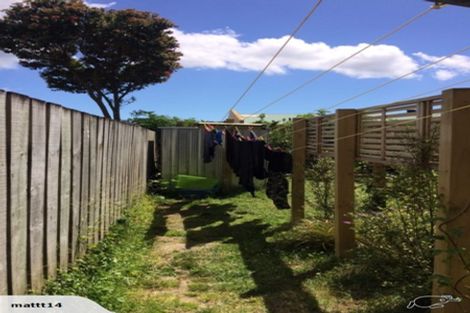 Photo of property in 20 Scarborough Terrace, Mount Victoria, Wellington, 6011