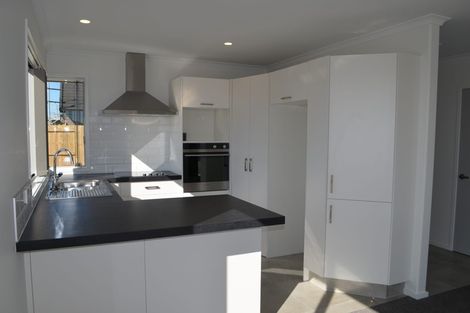 Photo of property in 2 Bill Miller Drive, Papamoa, 3118