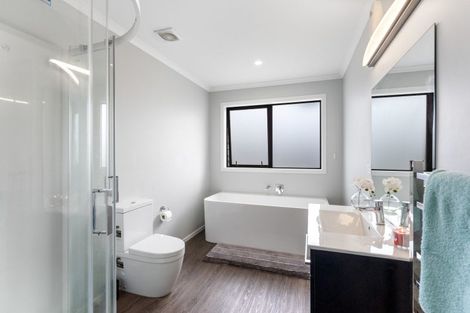 Photo of property in 1 Kikorangi Way, Paraparaumu, 5032